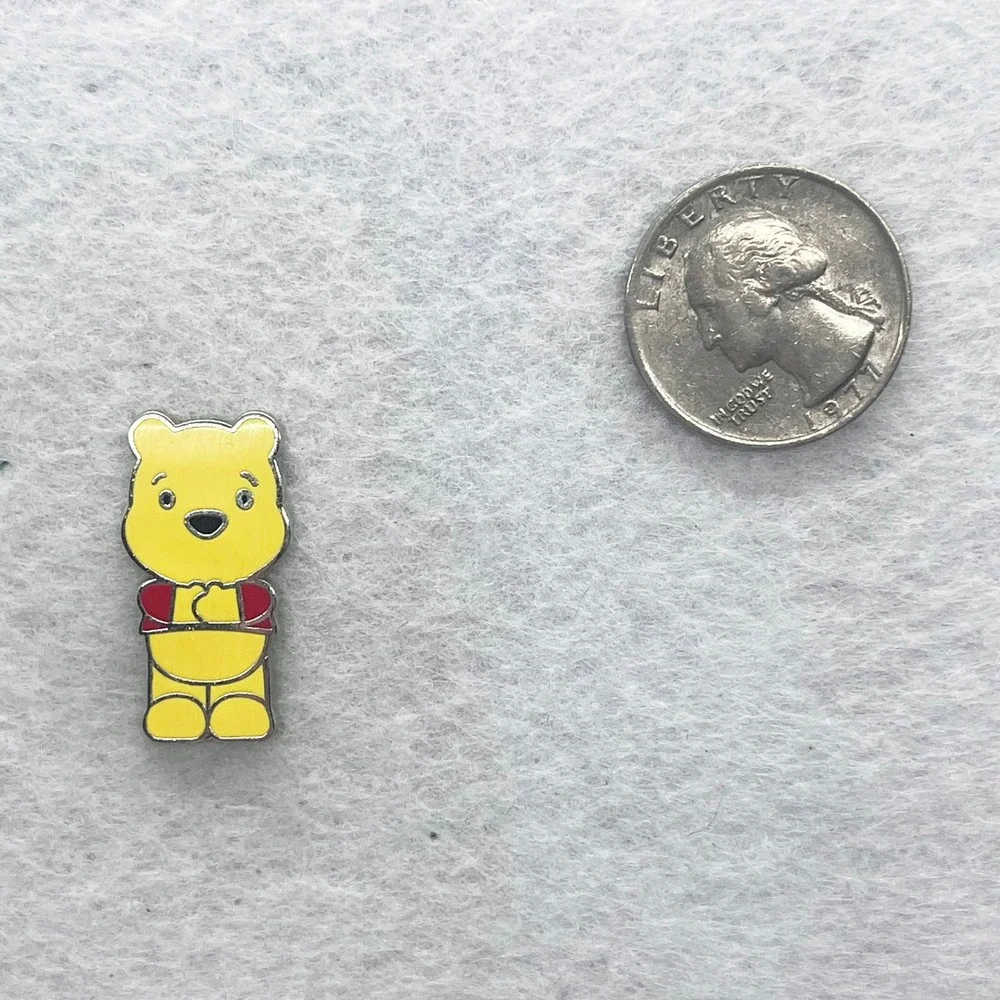🔮 5/$25‎ Disney Winnie the Pooh Mini-Pin Cutie Pin